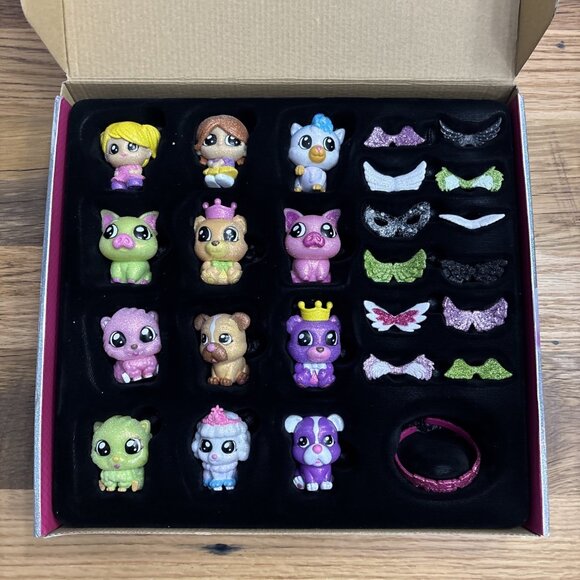 NOB TIC TAC TOY XOXO Exclusive 12 Glitter Friend 12 Wings Bonus Glitter Bracelet - Picture 2 of 4